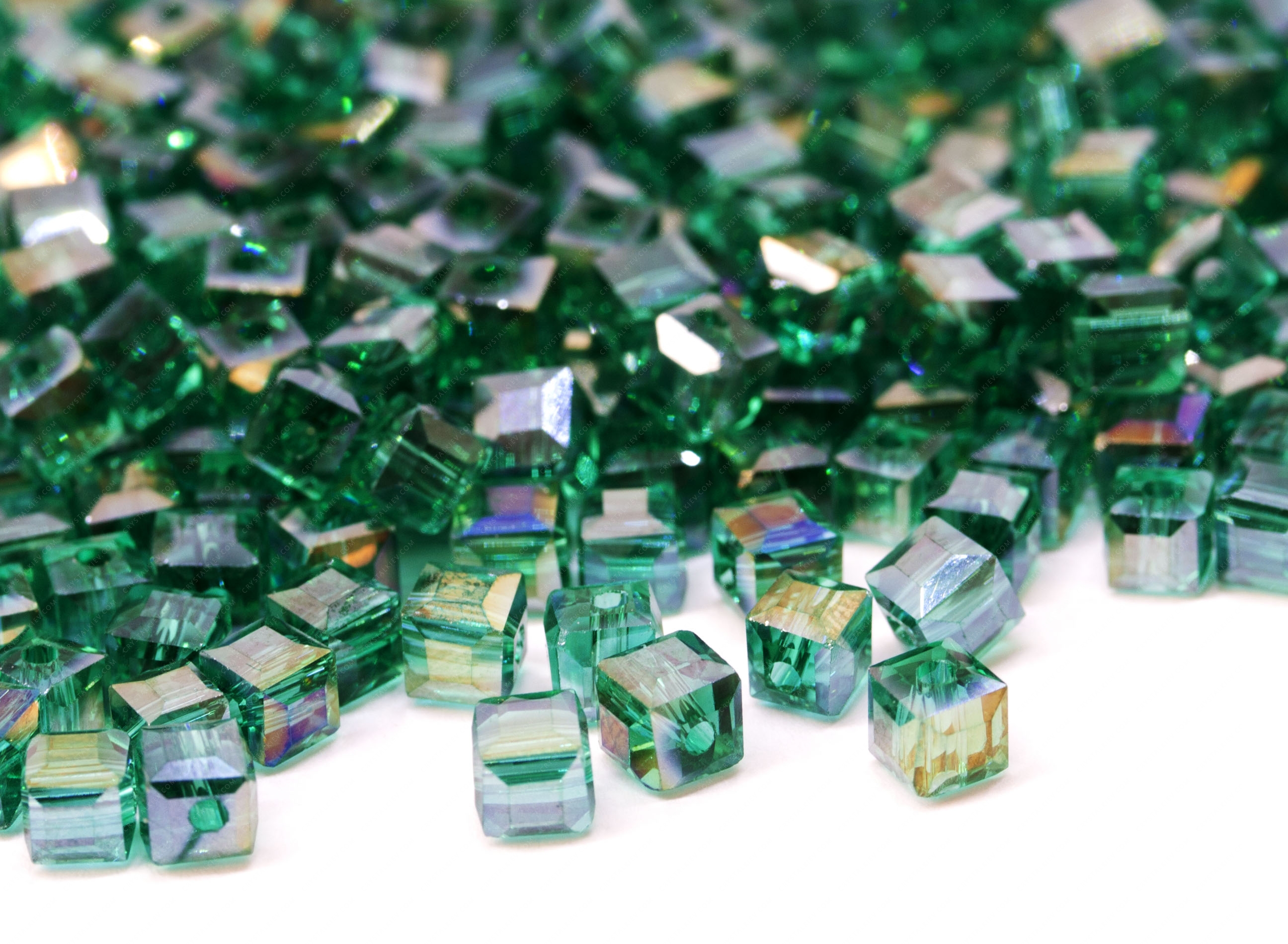 Намистина Куб Emerald AB